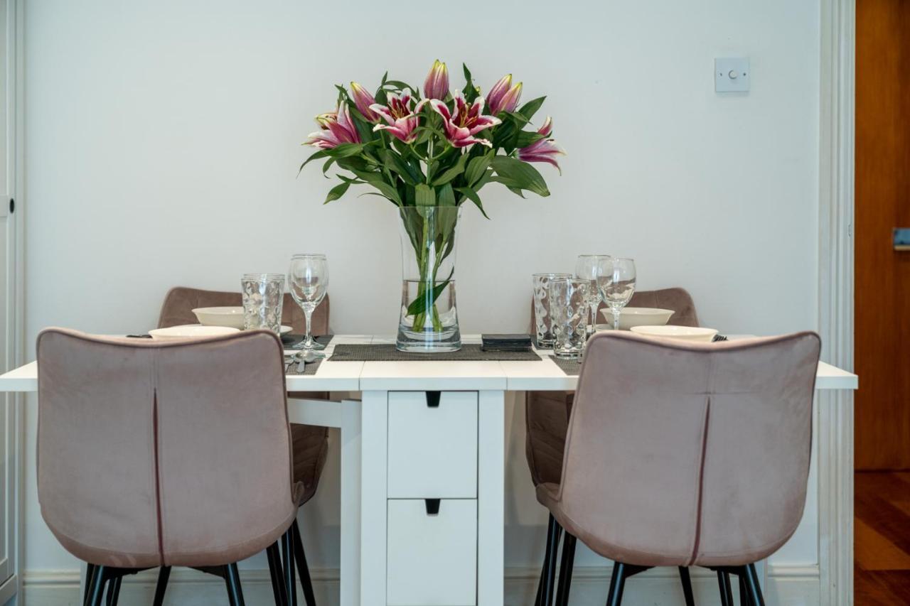 Apartment Stylish Deluxe 2br Duplex - Free Parking - Near Canary Wharf London