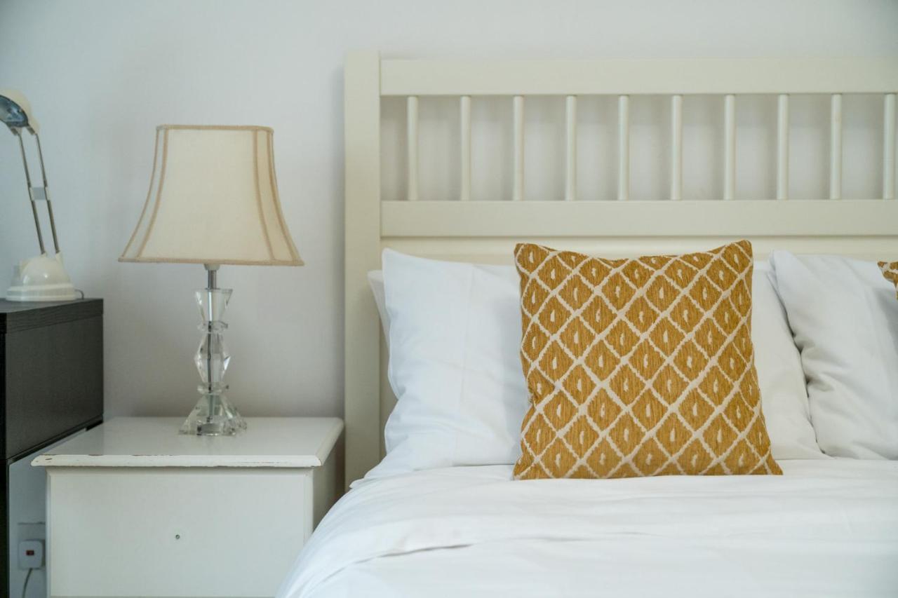 Апартаменты Stylish Deluxe 2br Duplex - Free Parking - Near Canary Wharf