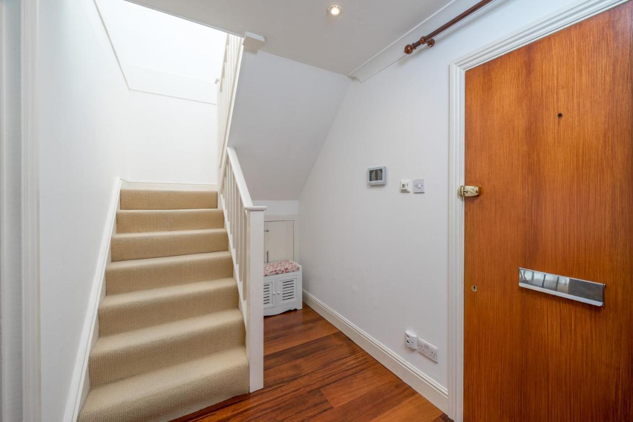 Apartment Stylish Deluxe 2br Duplex - Free Parking - Near Canary Wharf London