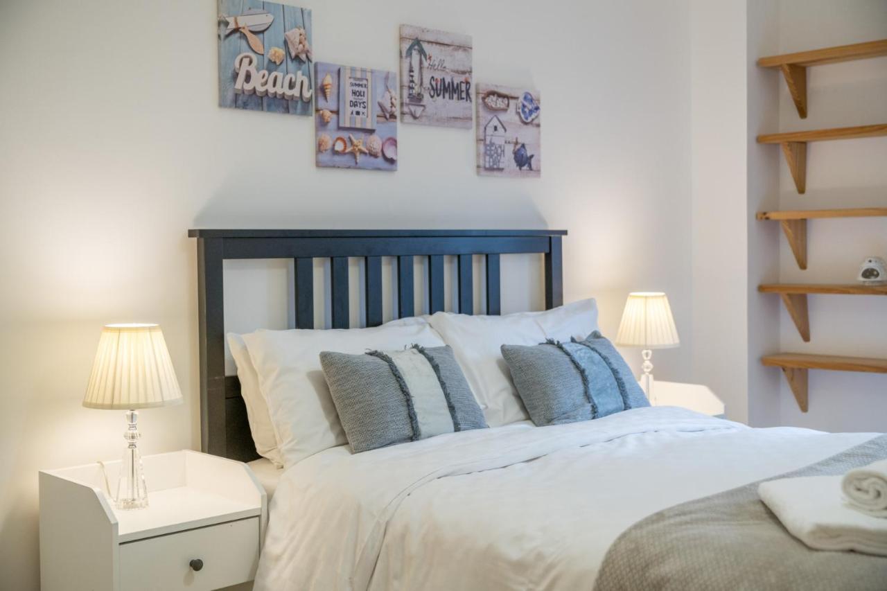 Stylish Deluxe 2br Duplex - Free Parking - Near Canary Wharf Apartment