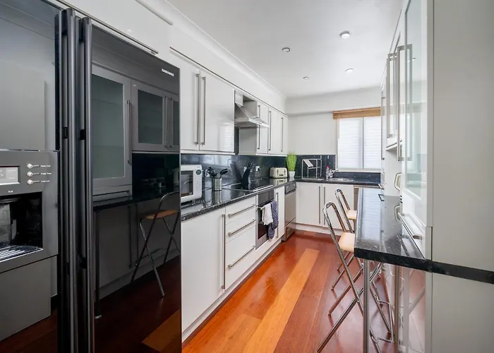 Stylish Deluxe 2Br Duplex - Free Parking - Near Canary Wharf